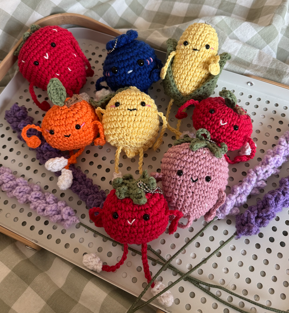 Y.Crafting crochet long-limbed fruit keychains